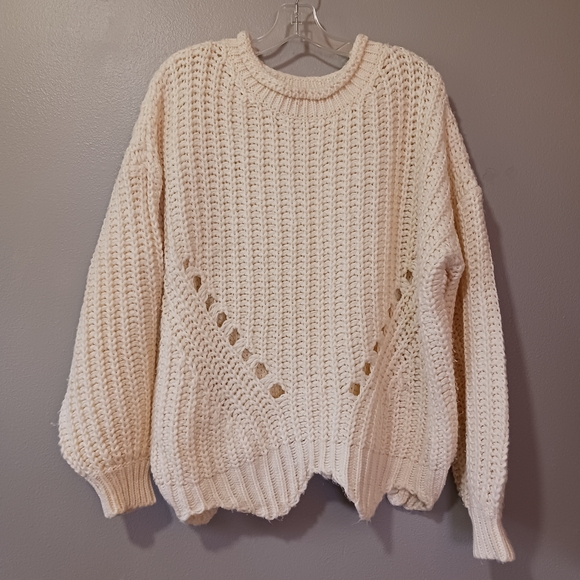 Bluivy Sweaters - Bluivy Cozy Cream Chunky Knit Sweater Distressed Hem Balloon Sleeve Med Large